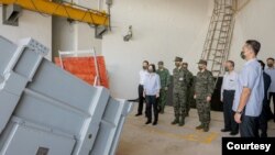 台湾总统蔡英文2022年8月23日在新北市视察一个军事基地。(台湾总统府照片)