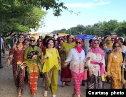 Acara "Jalan Cantik Berkebaya" masyarakat Indonesia di sekitar Monumen Washington (courtesy: Dyan Wibowo)
