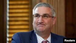 资料照- 美国印第安纳州州长、共和党人埃瑞克·霍尔科姆(Eric Holcomb;侯康安)星期日(8月21日)访问台湾。
