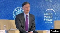 美国驻华大使伯恩斯2022年7月4日在北京出席一个活动。(路透社)