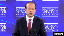 中国驻澳大利亚大使肖千2022年8月10日到澳大利亚全国记者俱乐部发表讲话。(路透社视频截图)
