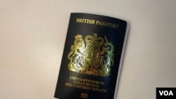 英國國民海外護照 (攝影:美國之音鄭樂捷)