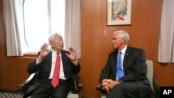 I美国副总统彭斯会见台湾代表张忠谋 （台湾外交部）