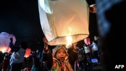 ၂၀၂၂ ခုနှစ် နိုဝင်ဘာလ ၆ ရက်နေ့ ပြင်ဦးလွင် တန်ဆောင်တိုင်ပွဲတော် (Photo by AFP)