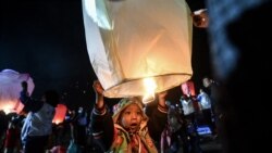 လုံခြုံရေး စိုးရိမ်မှုတွေကြား ပြင်ဦးလွင်မှာ တန်ဆောင်တိုင် မီးပုံပျံပွဲကျင်းပ  လုံခြုံရေး စိုးရိမ်မှုတွေကြား ပြင်ဦးလွင်မှာ တန်ဆောင်တိုင် မီးပုံပျံပွဲကျင်းပ