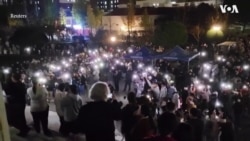 南京民众悼念乌鲁木齐火灾死难者 高喊“人民万岁” 