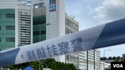 香港传媒大亨黎智英创办的壹传媒,被当局指控违反《港区国安法》,2023年1月初被香港联交所下令退市,1月12日凌晨开始壹传媒正式除牌,结束23年的上市公司地位 (美国之音/汤惠芸)