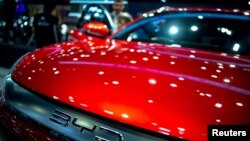 在泰国曼谷国际车展上展出的比亚迪电动车。(2022年11月30日)