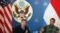 Panglima Komando Amerika di Indo-Pasifik Laksamana John C. Aquilino dan Panglima TNI Jendral Andika Perkasa (kanan) di Jakarta, 21 Maret 2022. (VOA/Indra Yoga)
