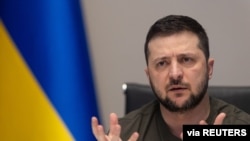 乌克兰总统泽连斯基2022年3月27日接受俄罗斯媒体的电话联访(路透社转发乌克兰总统新闻办公室照片)