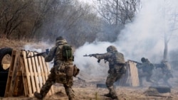 时事大家谈：VOA专访平可夫：俄军侵乌损失惨重 普京已成“政治殭尸”