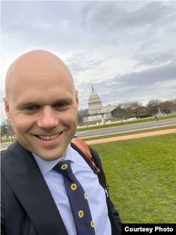 美国口罩有限公司联合创办人约翰·别拉莫维奇 (照片来源:约翰·别拉莫维奇)