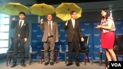 学民思潮召集人黄之锋(左起)、占中发起人戴耀廷及香港民主党创党主席李柱铭出席美国人权组织自由之家在华盛顿新闻博物馆举办的75周年庆祝特别活动。