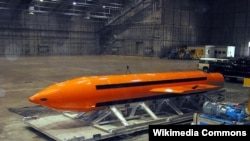 号称“炸弹之母”的GBU-43 炸弹。