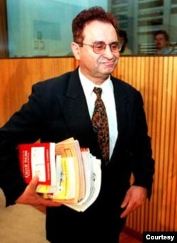 前澳大利亚总理内阁副部长安德鲁·塞奥凡诺斯