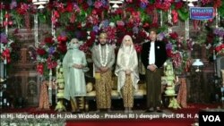 Tangkapan layar suasana pernikahan adik Presiden Jokowi, Idayati dengan ketua MK, Anwar Usman di Solo, Kamis (26/5).