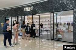法国奢侈品品牌Celine在上海一家商场内的专卖店。(2022年5月29日)