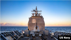 美国海军公布“钱斯洛斯维尔”号(USS Chancellorsville)导弹巡洋舰在南中国海航行的照片。