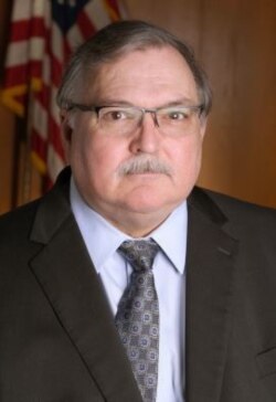 米切尔航空航天研究所(The Mitchell Institute for Aerospace Studies)未来概念和能力评估主任马克·冈辛格尔(Mark Gunzinger)(照片来源:智库网站)