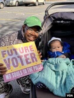 Peter Pieh, yang datang bersama istri dan putranya, untuk pertama kali memberikan suara guna memilih anggota Kongres. Sebelumnya ia tinggal di Washington DC dan tidak pernah memberikan suara karena DC tidak memiliki wakil di Kongres.