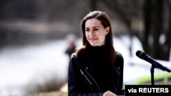 资料照片:芬兰总理桑娜·马林(Sanna Marin)2022年4月13日访问瑞典并出席记者会(路透社转发)
