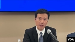 台湾财团法人国际合作发展基金会技术合作处处长颜铭宏2022年10月26日在华盛顿智库全球台湾研究中心说明台湾对外援助计划。(美国之音锺辰芳拍摄）