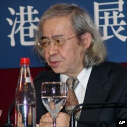 南方溯,台湾政论家和专栏作家