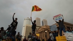 ဆန်ဒပွသမားတှနေဲ့ တှေ့ဆုံဖို့ သီရိလငျ်ကာဝနျကွီးခြုပျ ကမျးလှမျး ဆန်ဒပွသမားတှနေဲ့ တှေ့ဆုံဖို့ သီရိလငျ်ကာဝနျကွီးခြုပျ ကမျးလှမျး