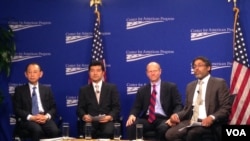 华盛顿智库美国进步中心研讨会,阿部信泰(左一)