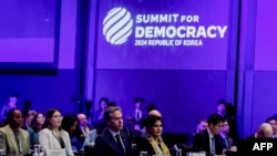 2024年3月18日,美国国务卿布林坑在韩国首尔出席第三届民主峰会。