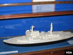 圣彼得堡极地博物馆中展出的列宁号原子能破冰船模型。1959年开始服役的列宁号是世界上第一艘原子能破冰船,也是第一艘核动力水面船舶。