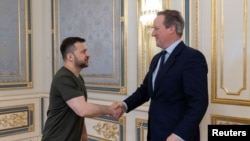 英国外相卡梅伦与乌克兰总统泽连斯基在基辅举行会谈。(2024年5月3日)