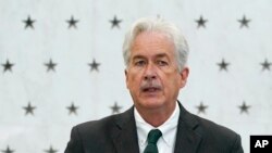 2022年7月8日,中央情报局局长威廉·伯恩斯在弗吉尼亚州兰利的中央情报局总部发表讲话。