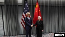 美国财长耶伦与时任中国副总理刘鹤在苏黎世举行会谈。(2023年1月18日)