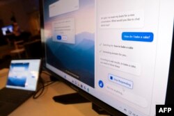 Mesin pencari Microsoft Bing tampil pada layar monitor di Bing Experience Lounge selama acara peluncuran Microsoft Bing dan Edge bertenaga AI baru di Microsoft, Redmond, Washington, 7 Februari 2023. (Jason Redmond / AFP)