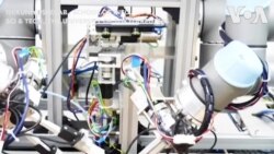 ငှက်ပျောသီးအခွံခွာပေးတဲ့ ဂျပန်စက်ရုပ်
 ငှက်ပျောသီးအခွံခွာပေးတဲ့ ဂျပန်စက်ရုပ်