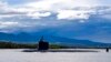 FILE - Kapal selam kelas serang cepat Virginia USS Missouri (SSN 780) berangkat dari Pangkalan Gabungan Pearl Harbor-Hickam, 1 September 2021.(Kepala Spesialis Komunikasi Massa Amanda R. Gray/ Angkatan Laut AS via AP)