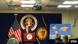 娱乐软件协会总顾问史丹利.皮耶-路易在2016年“特别301报告”新闻发布会上致辞。 (美国之音记者李逸华)