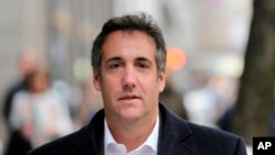 Michael Cohen, luật sư riêng của Tổng thống Donald Trump, đi bộ trên đường phố New York, ngày 11 tháng 4, 2018.