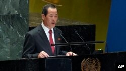 朝鲜驻联合国大使金星表示,无论谁当选下任美国总统,朝鲜只会与“美国这个国家”打交道,暗示其无意重回美国前总统特朗普执政时期两国领导人的个人外交。(美联社:2024年9月30日)