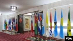 资料照:台湾外交部大厅内的邦交国国旗