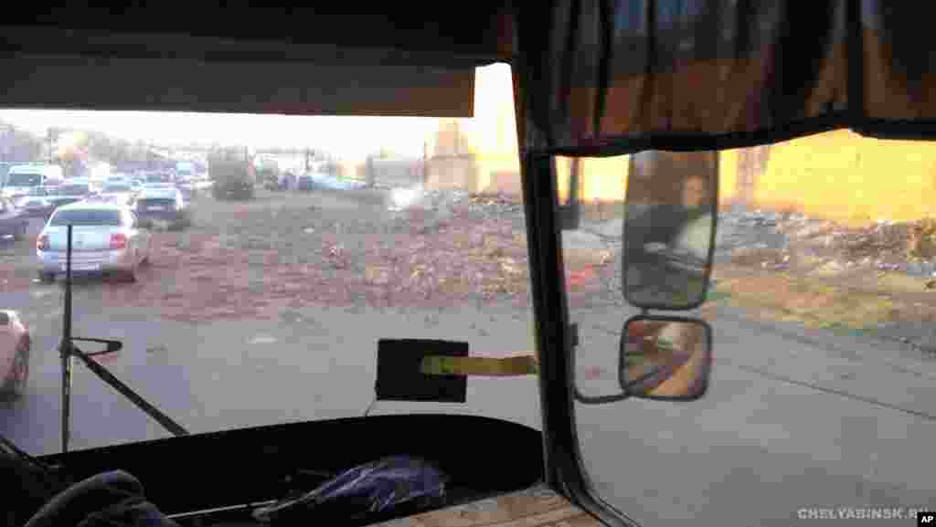 Ðống đổ nát ở vùng Chelyabinsk, ngày 15 tháng 2, năm 2013. (Ảnh của Chelyabinsk.ru)