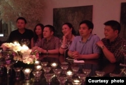 2014年8月代雪峰和罗昭学在深圳。右一代雪峰,右二罗昭学(照片由代雪峰提供)