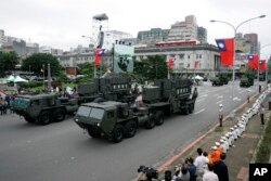 资料照:在台北参加双十节庆祝活动的美制爱国者地对空导弹防御系统。(2007年10月10日)