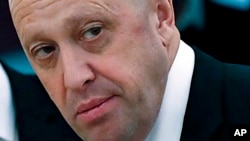 资料照片:2017年7月4日,瓦格纳集团老板叶夫根尼·普里戈津(Yevgeny Prigozhin)在克里姆林宫。(美联社照片)