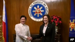 11月21日，美国副总统哈里斯和菲律宾总统小马科斯在马尼拉总统府会晤。