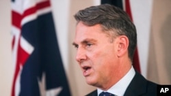 2022年6月12日,澳大利亚国防部长马勒斯(Richard Marles)在新加坡召开的第19届国际战略研究所(IISS) “香格里拉”对话的记者会上回答记者提问。