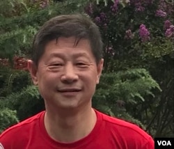 中国异议人士、自媒体时评人吴建民 (美国之音叶兵拍摄)