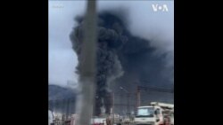 俄罗斯轰炸敖德萨 炼油厂起火  俄罗斯轰炸敖德萨 炼油厂起火