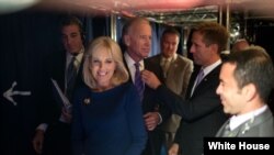 拜登夫妇及其长子波伊.拜登共同参加活动(来源:白宫官方网站)